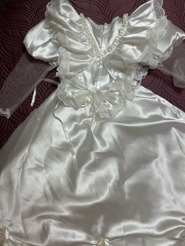White Satin Flower Girl Dress - photo 3