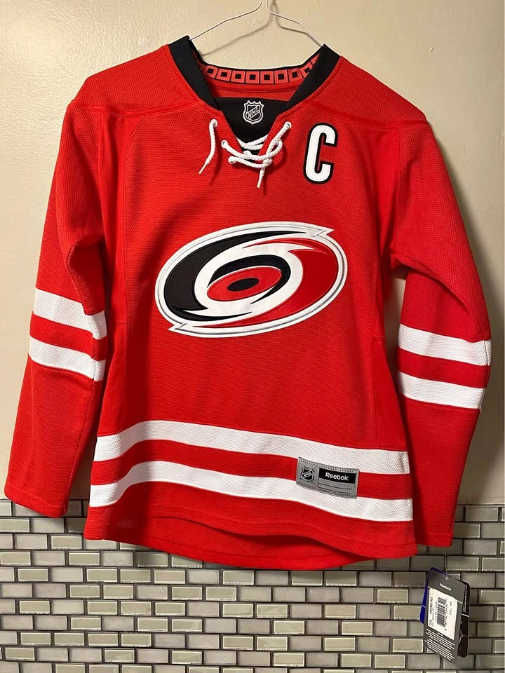 New With Tags Reebok Carolina Hurricanes Eric Staal NHL Hockey J