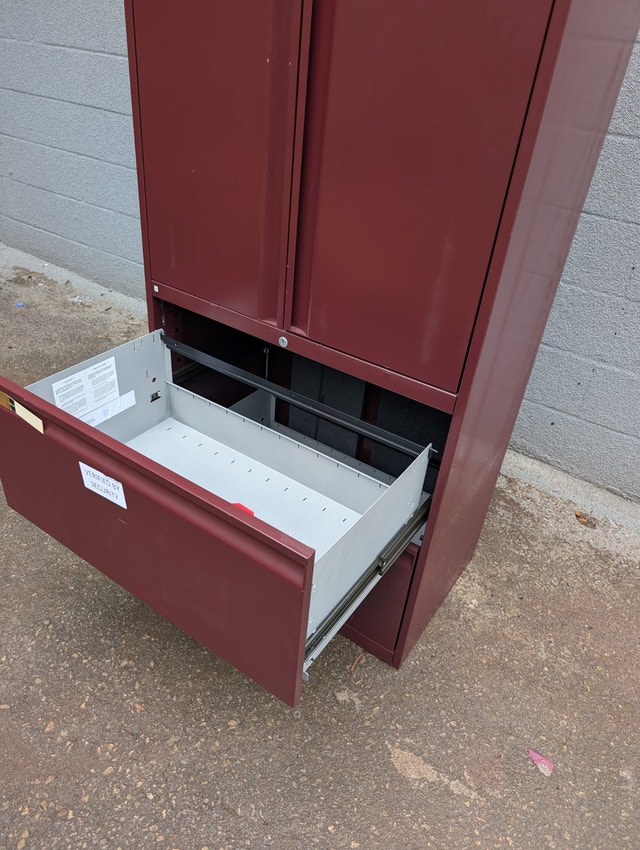 Heavy-Duty Metal Storage Cabinet – FREE Delivery - photo 5