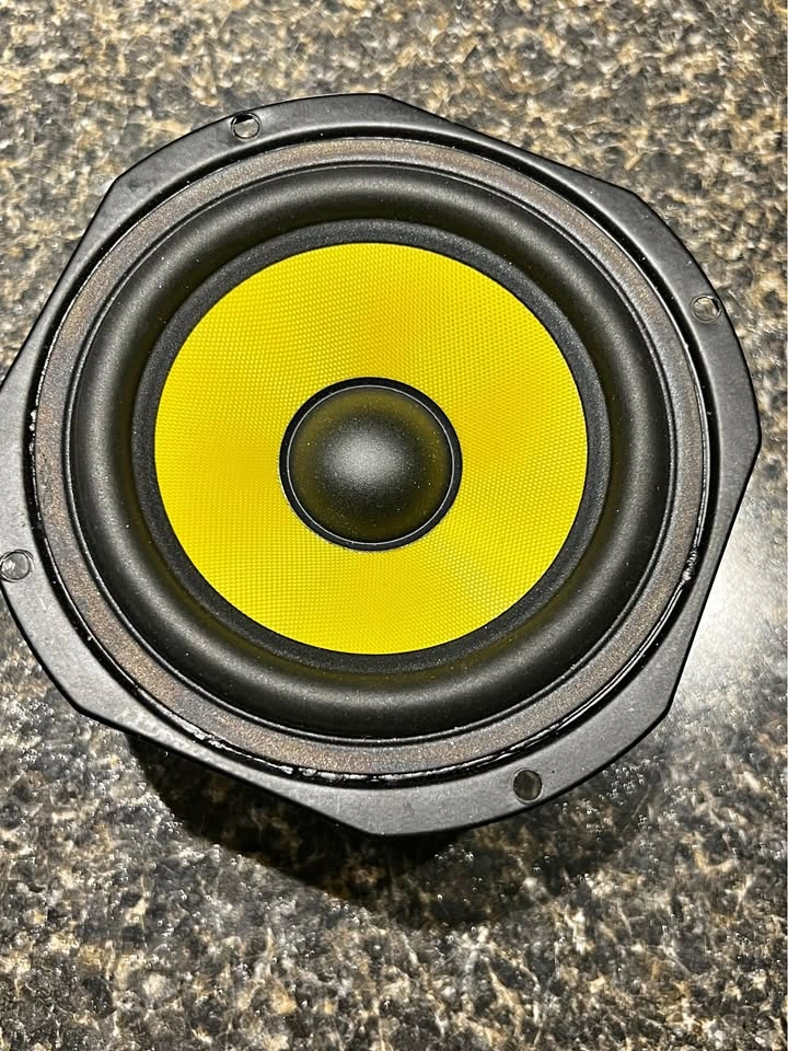 KRK 5” woofer & 1” tweeter