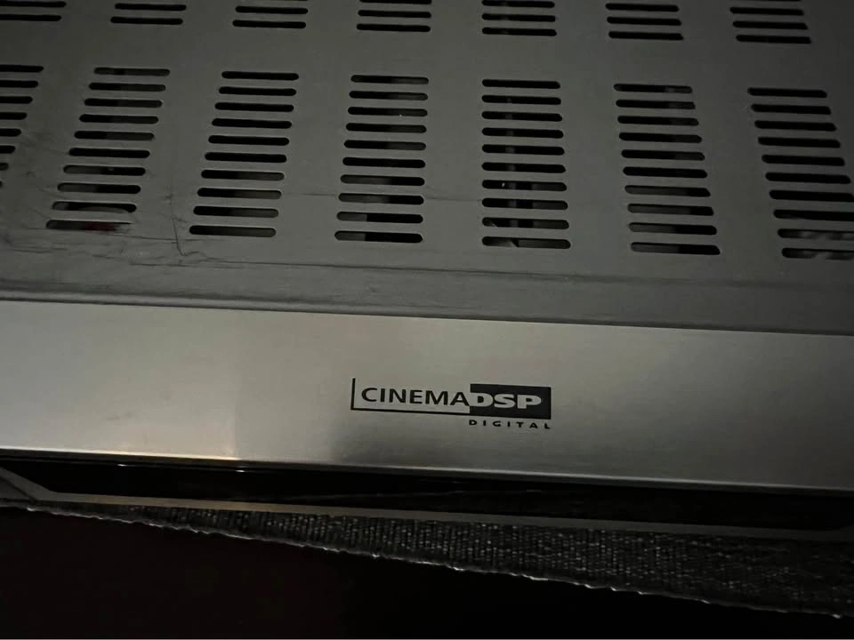 Yamaha stereo receiver with Airplay - photo 2