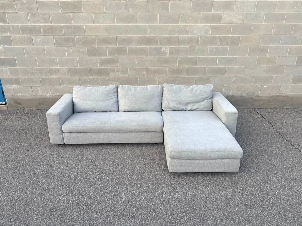 Light Grey Sectional Sofa with Chaise