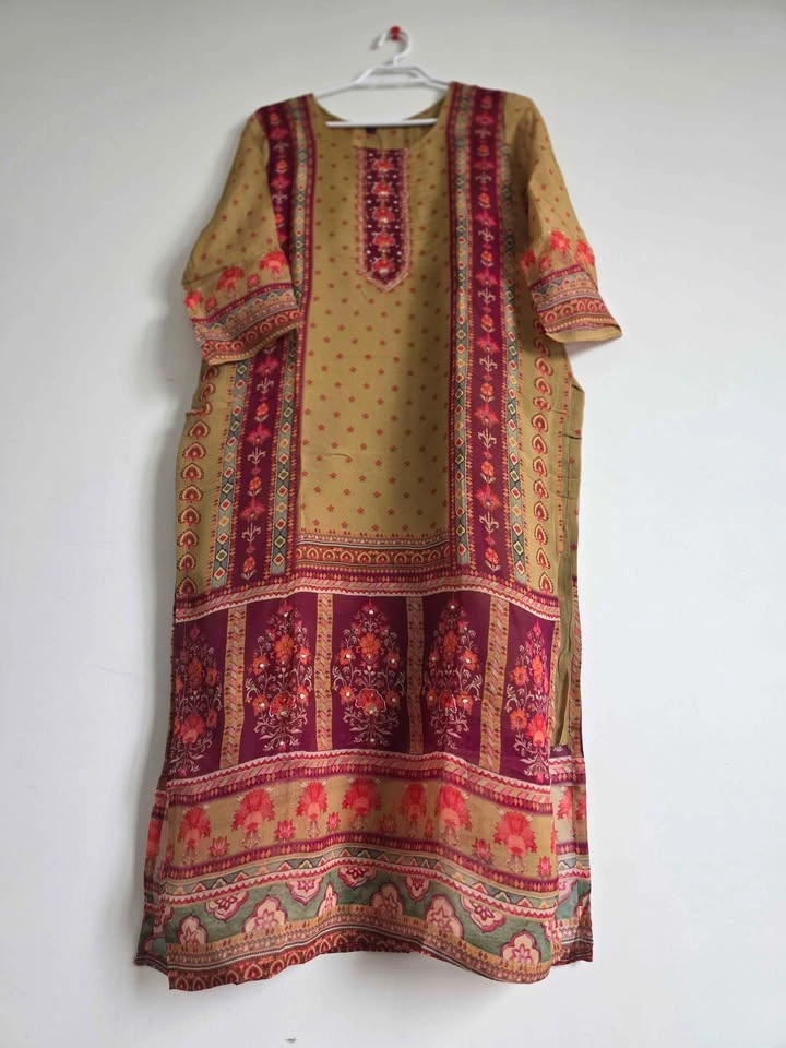 3 piece suit (kurti, pant, duppatta) on sale - photo 2