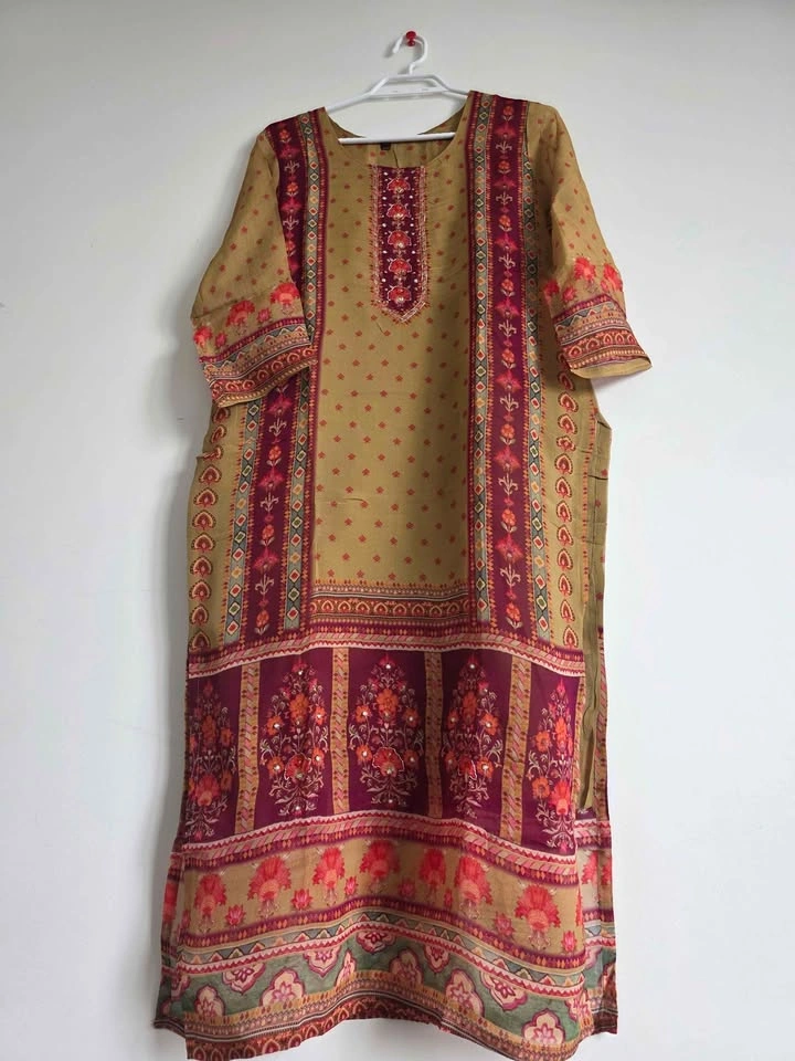3 piece suit (kurti, pant, duppatta) on sale - photo 5