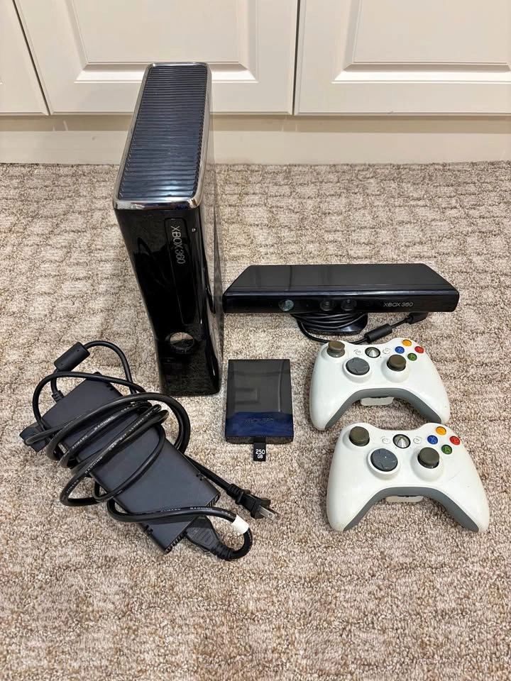 Xbox 360 S 250GB Console with Kinect, 2 Controllers, and Power S