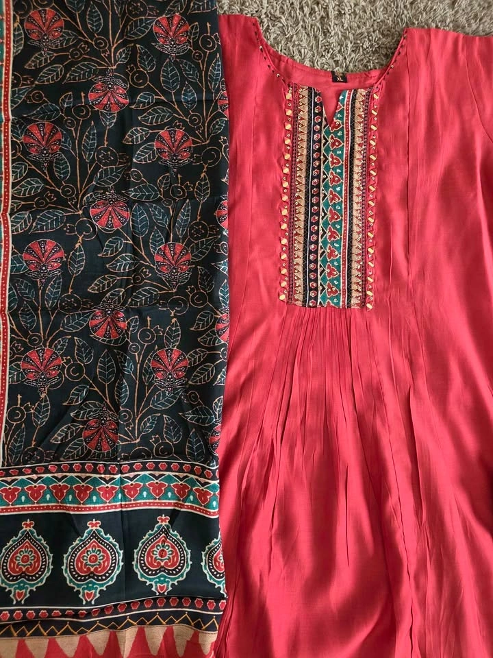 3 piece suit (Kurti, pant, duppatta) on sale - photo 4