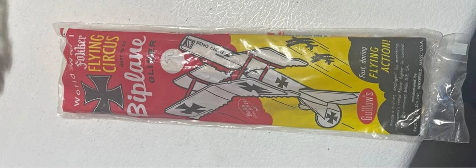 Two balsa wood WWI biplanes - new in package - vintage find!!