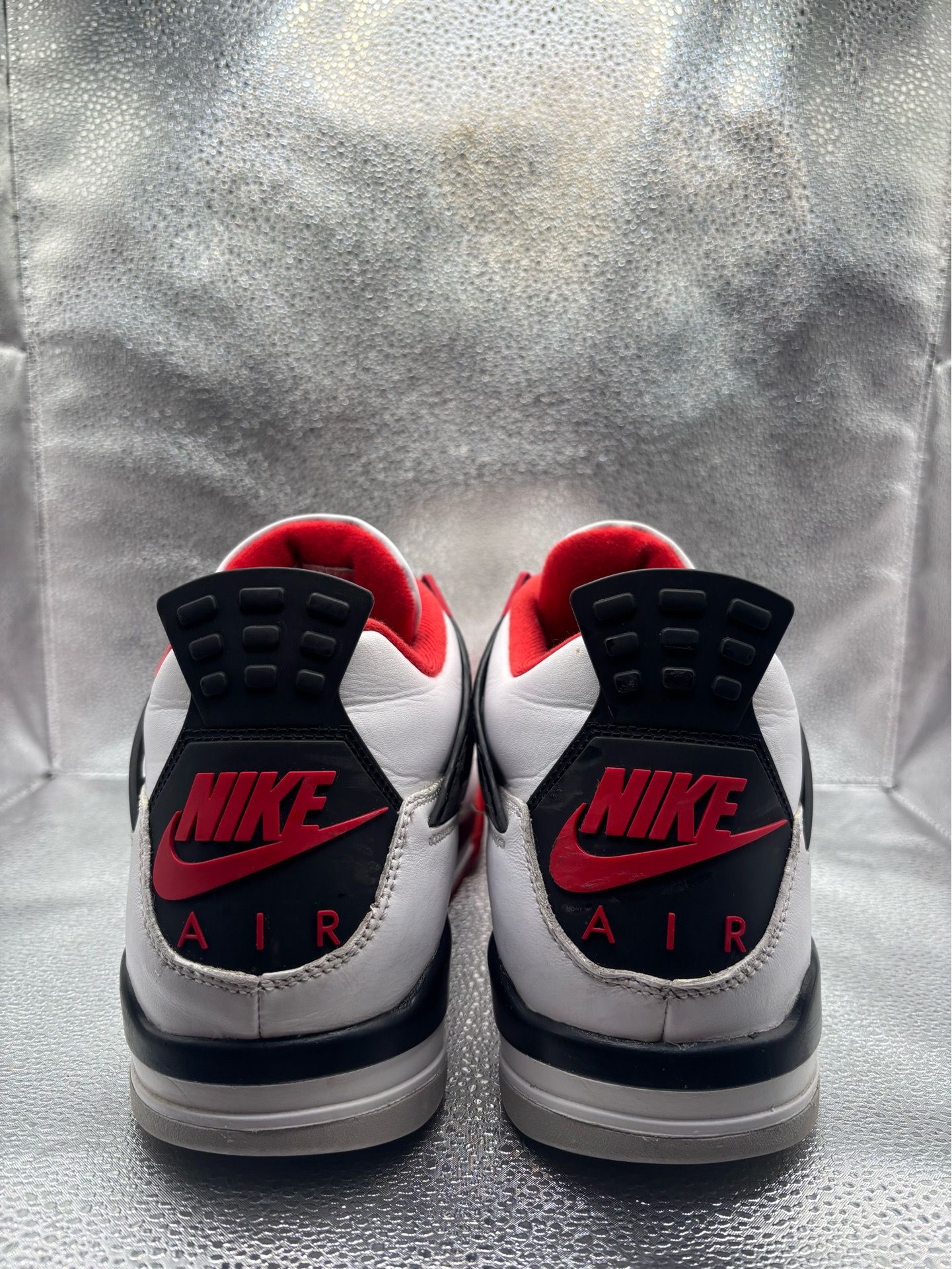 Air Jordan 4 fire red 2020 - photo 4