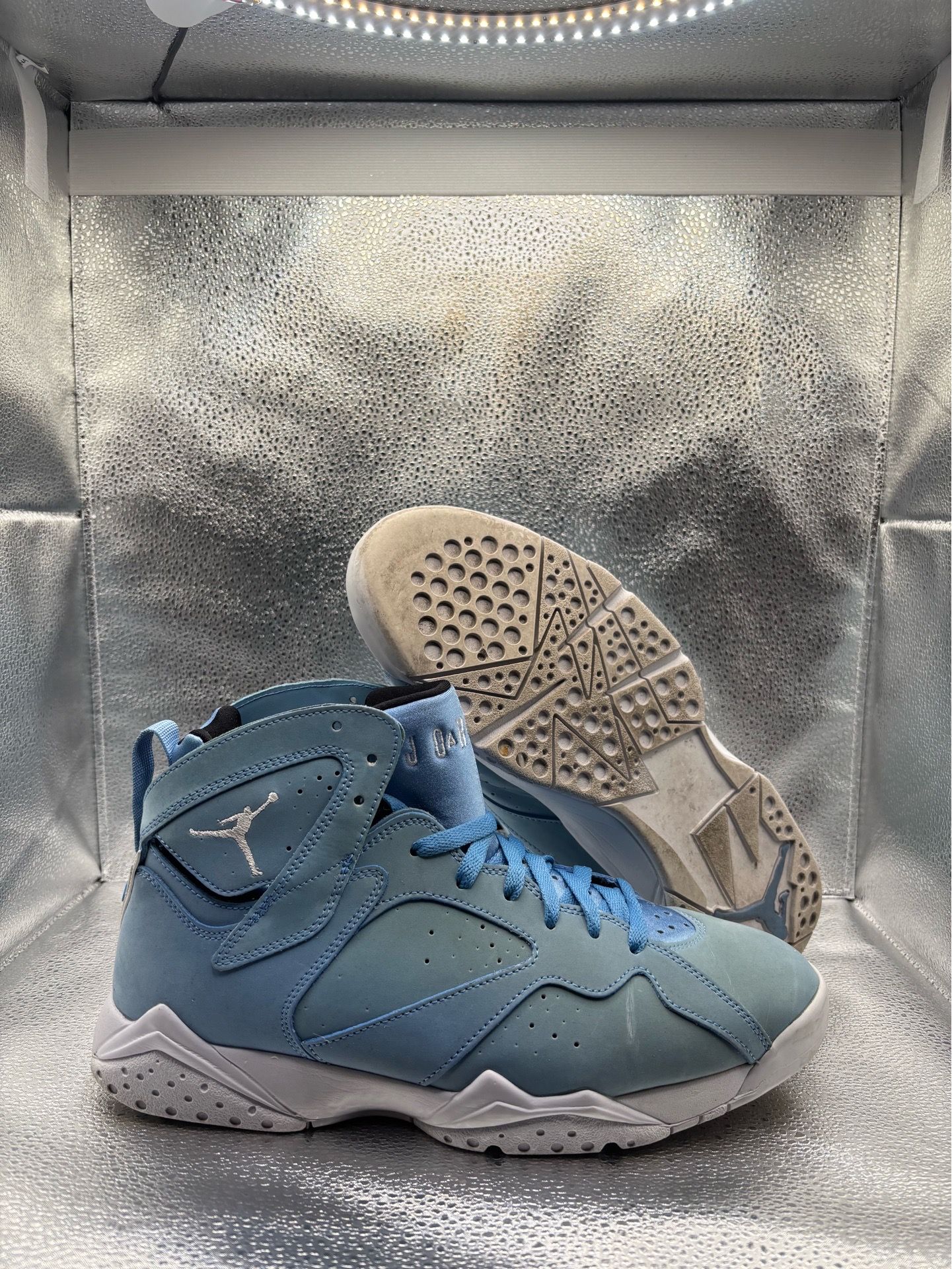 Air Jordan 7 Pantone
