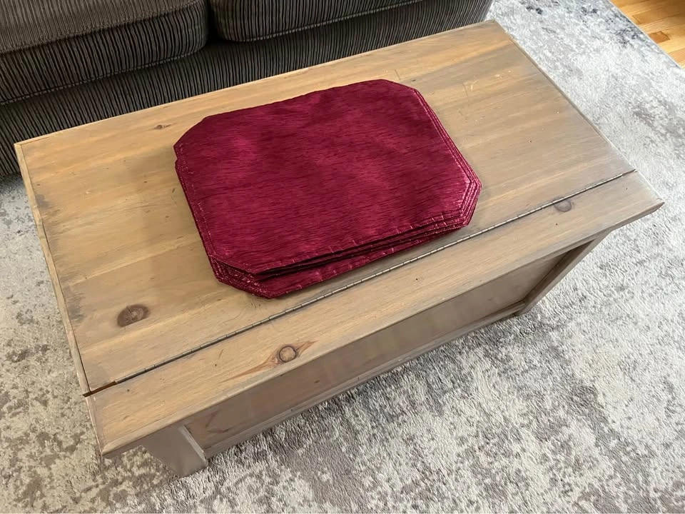 10 Shimmering Burgundy place mats - photo 4