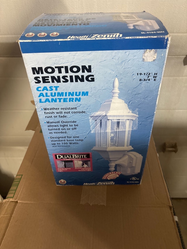 motion sensing outdoor light