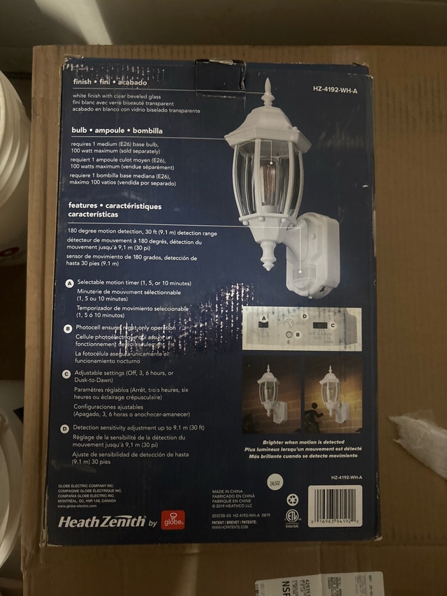 Heath Zenith motion sensing outdoor light