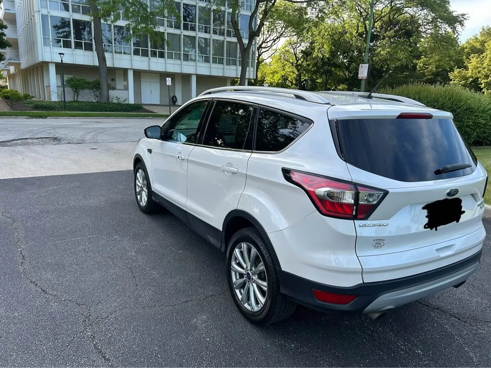 2017 Ford Escape · Titanium Sport Utility 4D - photo 4
