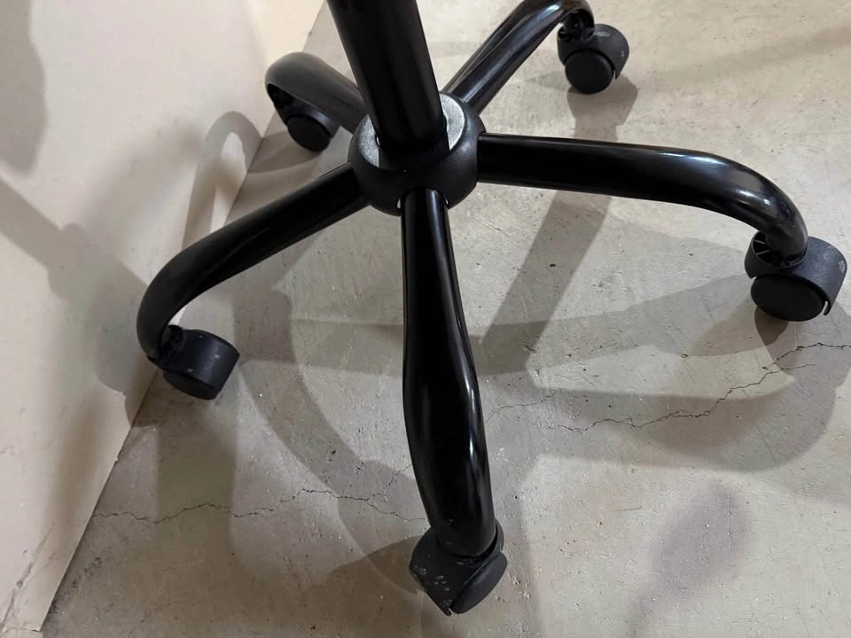 Office Desk Chair – Great Condition, Height Adjustable - photo 3