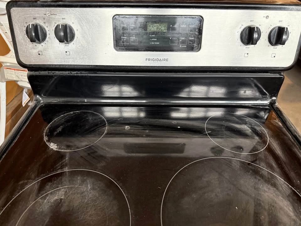 FRIGIDAIRE-Good Condition, Works Great.