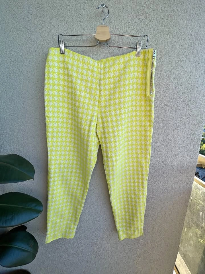 Size 42, Cotton Blend Houndstooth Crop Pants, Made in Canada