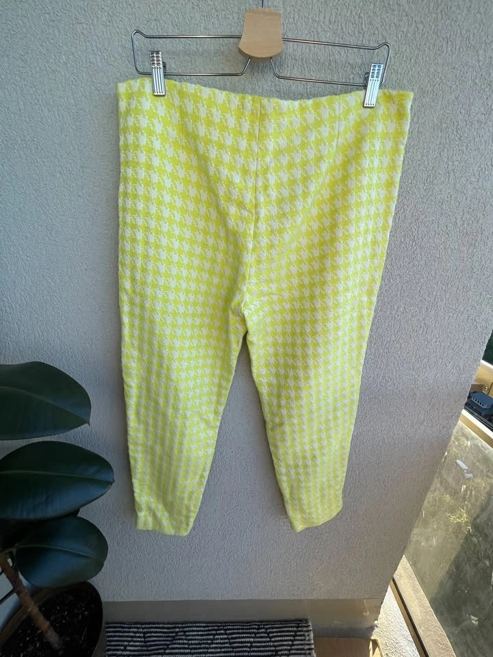 Size 42, Cotton Blend Houndstooth Crop Pants, Made in Canada - photo 2