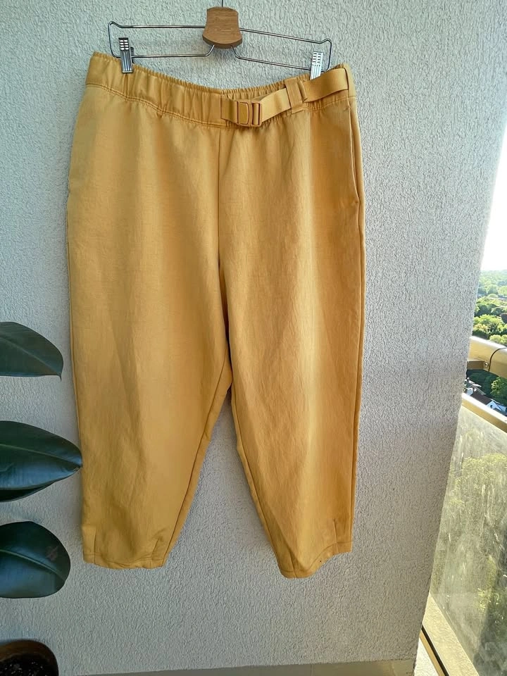 Size XL, Nike Utility Cropped Jogger Pants Adjustable Belt