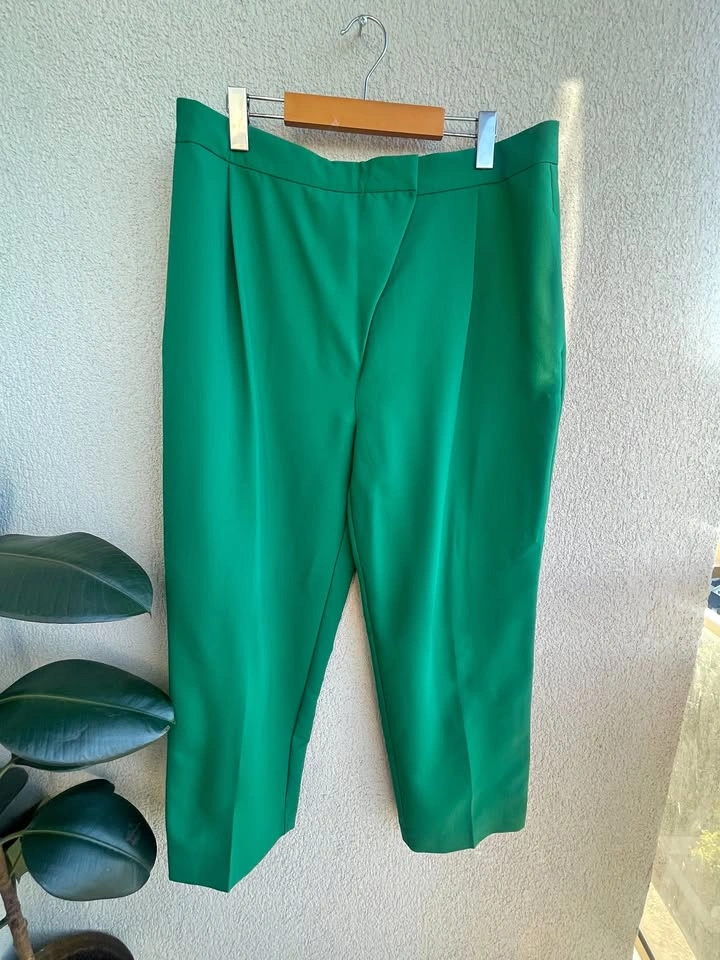 Size XL, New, Zara Cropped Tailored Pants Stretch