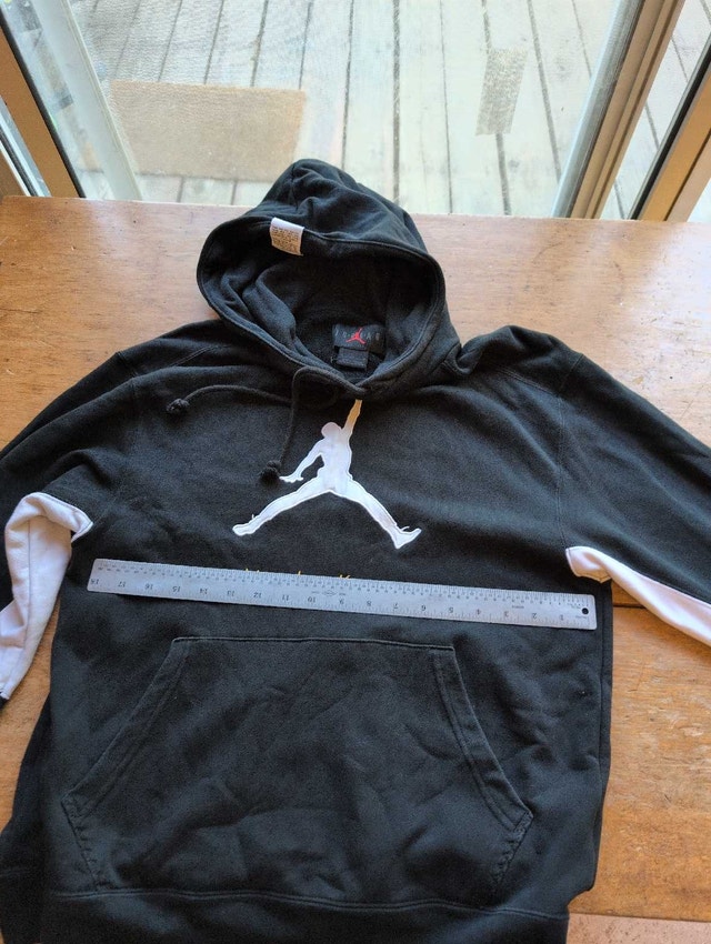 Air Jordan Hoodie men's medium black