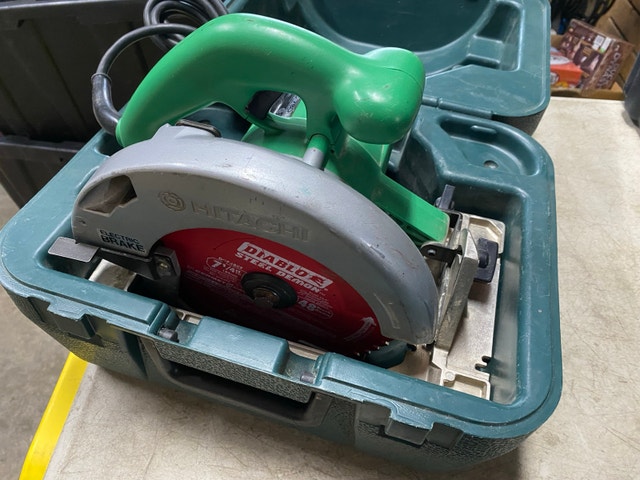 Hitachi 7-1/4” circular saw for sale - photo 3