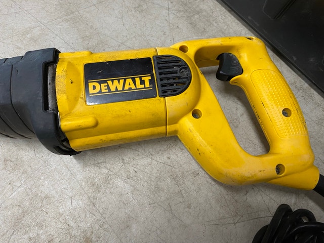 Dewalt reciprocating saw for sale - photo 2