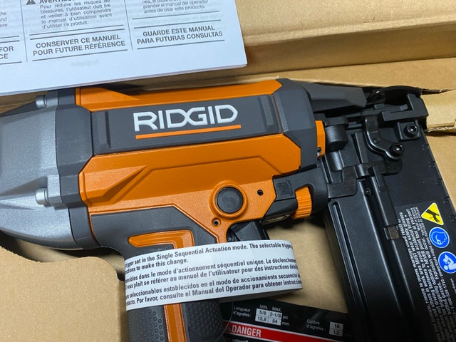RIDGID 18-Gauge 2-1/8” Brad Nailer New - photo 2