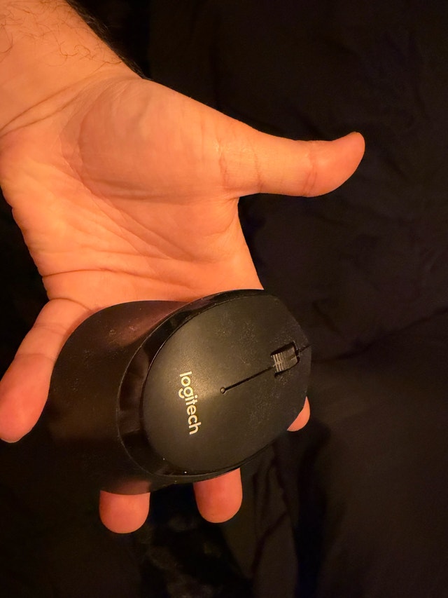 LOGITECH WIRELESS KEYBOARD AND MOUSE
