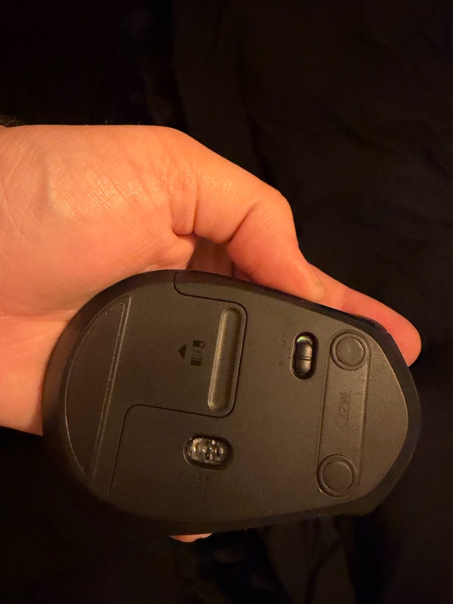 LOGITECH WIRELESS KEYBOARD AND MOUSE - photo 2