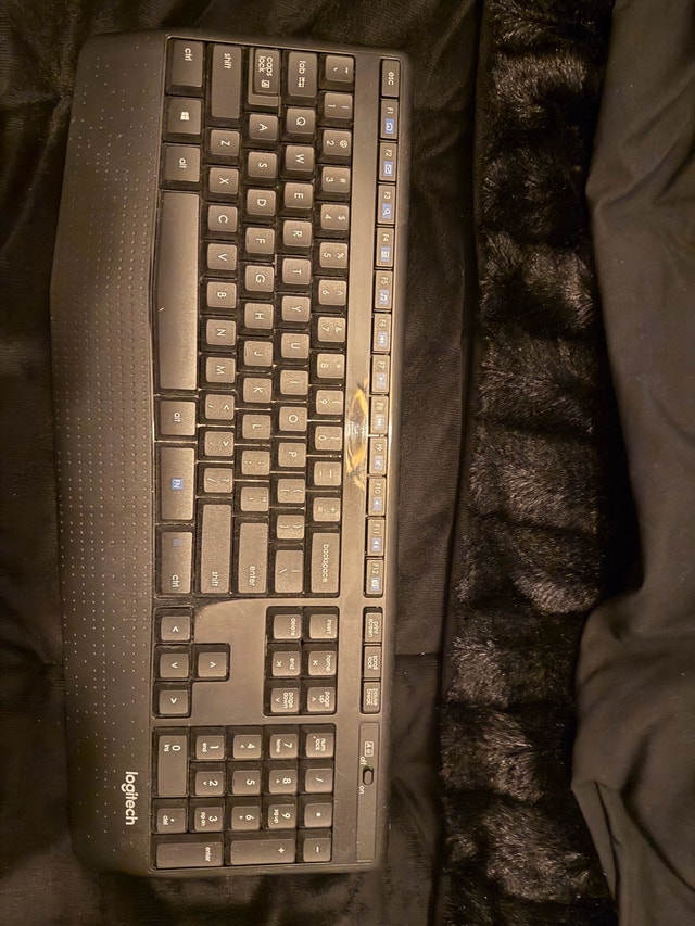 LOGITECH WIRELESS KEYBOARD AND MOUSE - photo 5