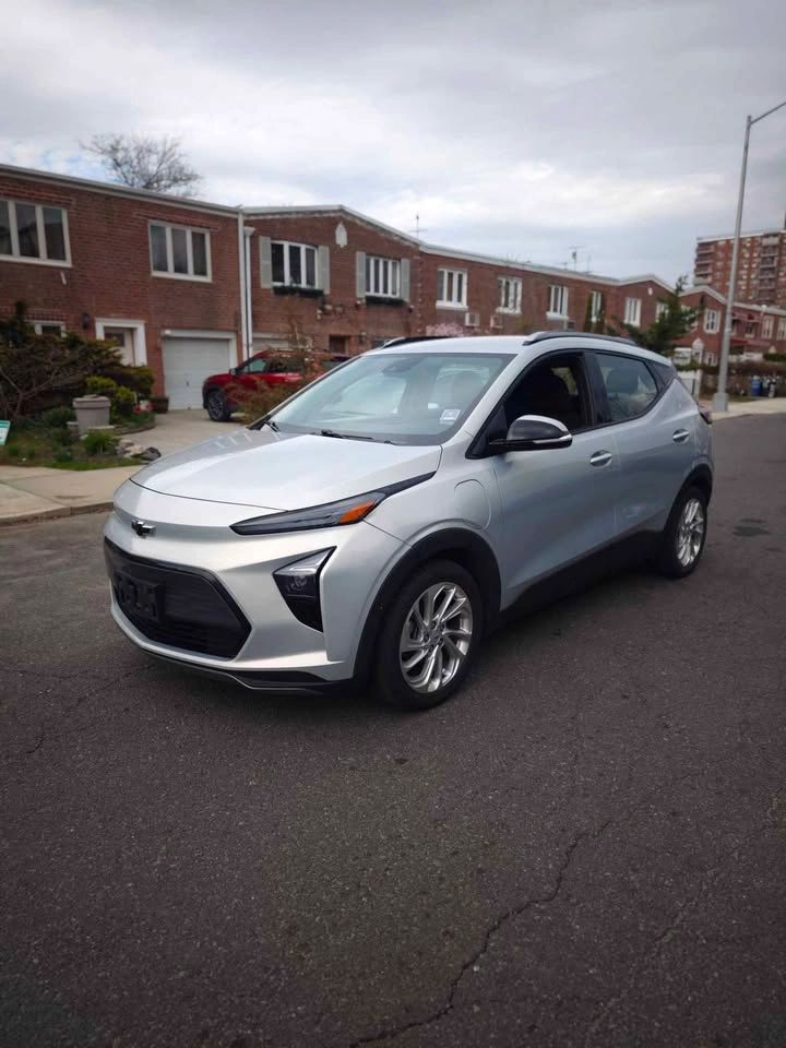 2023 Chevrolet Bolt EUV 2LT Hatchback 4D - photo 5