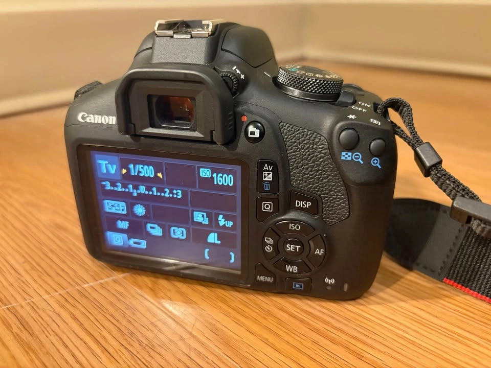 Canon EOS Rebel T7 - photo 4