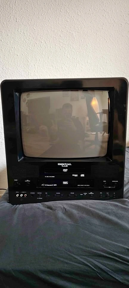 13" CRT TV with VHS/DVD combo