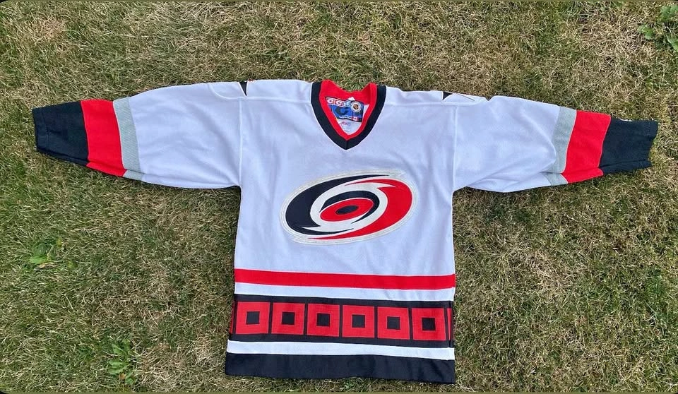 Vintage CCM Carolina Hurricanes NHL Hockey Jersey Youth L/XL