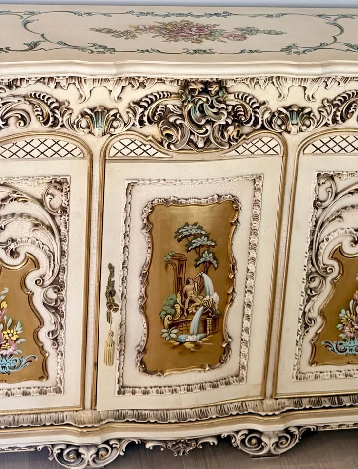 Authentic Italian Rococo Hand-Painted Sideboard & Mirror - photo 3
