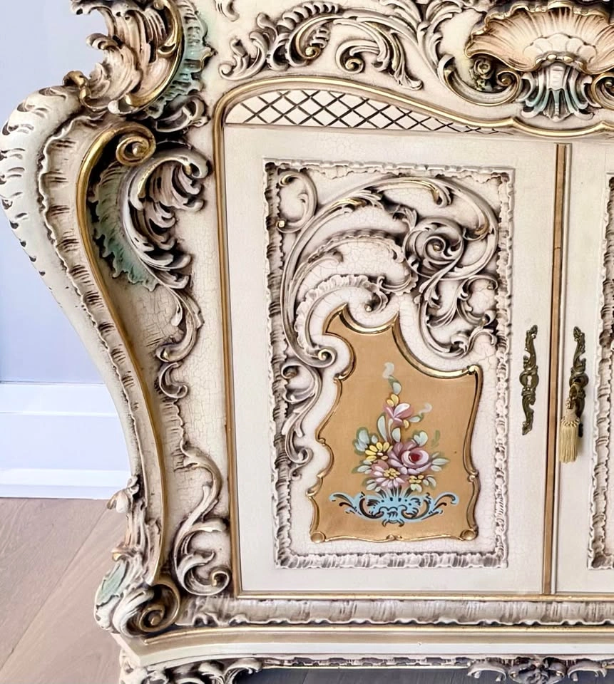 Authentic Italian Rococo Hand-Painted Sideboard & Mirror - photo 4