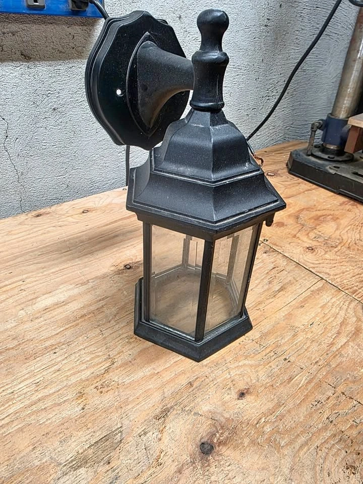 Outdoor Wall Lantern / Coach Light Fixture – Black