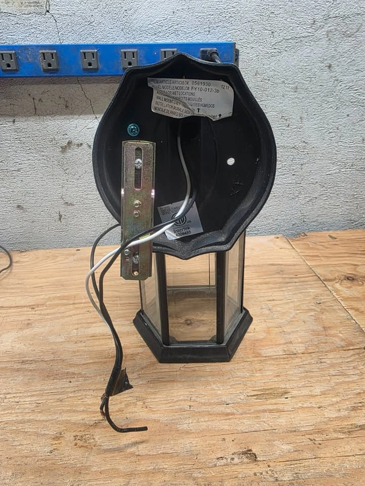 Outdoor Wall Lantern / Coach Light Fixture – Black - photo 3