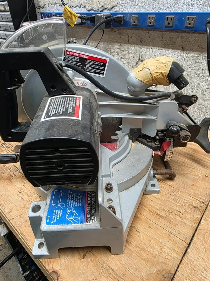Delta 10" Compound Miter Saw - photo 2