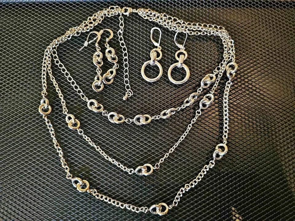 Silver-Tone 3-Strand Jewelry Set