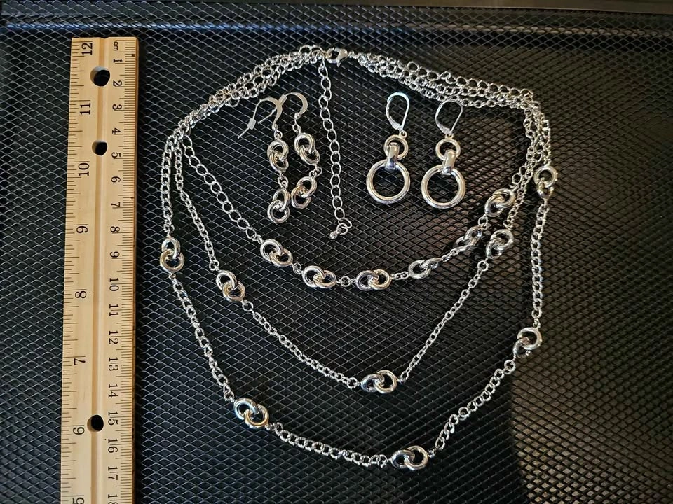 Silver-Tone 3-Strand Jewelry Set - photo 2