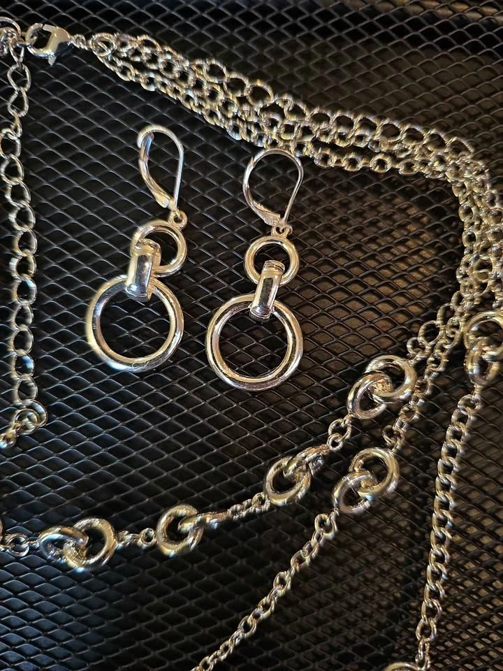 Silver-Tone 3-Strand Jewelry Set - photo 4
