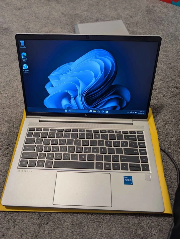 HP EliteBook 640 14 inch G10 Notebook PC Laptop - photo 4