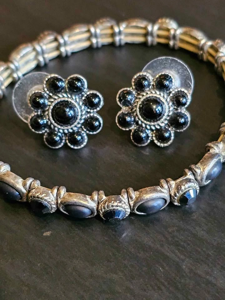 🖤 Vintage-Inspired Black & Silver Jewelry Set 🖤 - photo 2