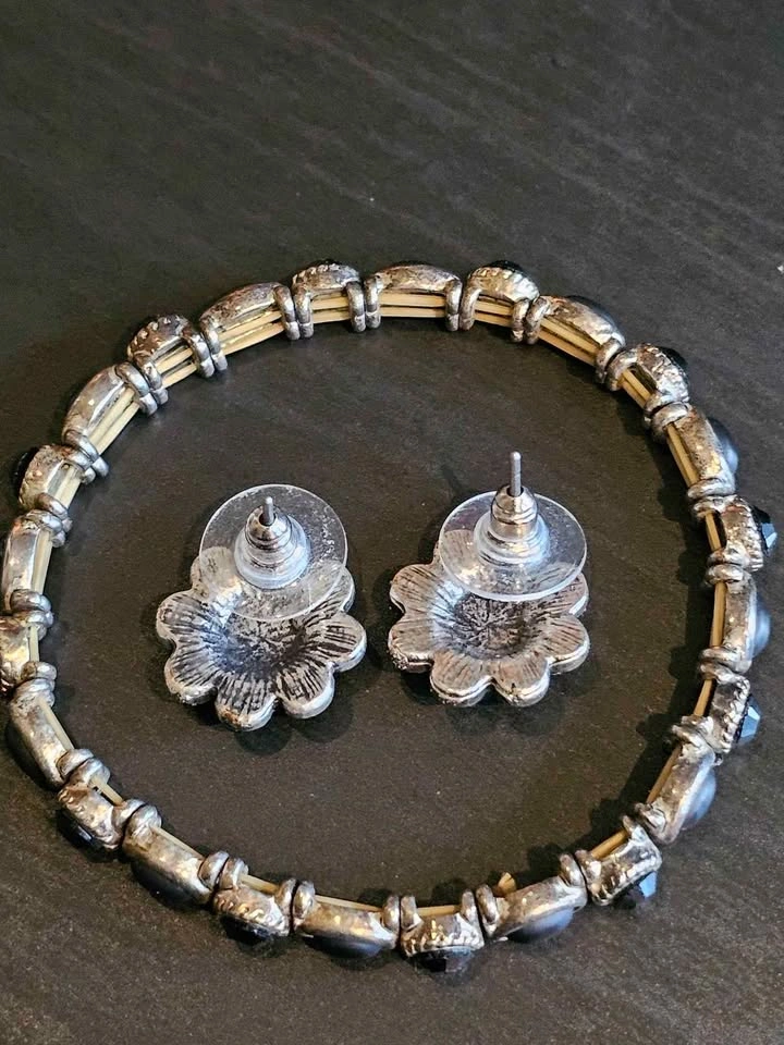 🖤 Vintage-Inspired Black & Silver Jewelry Set 🖤 - photo 4