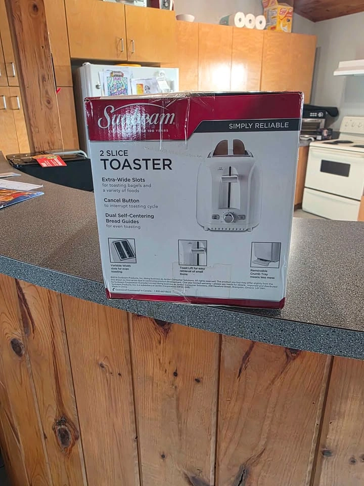 Toaster (New in Box) - photo 2