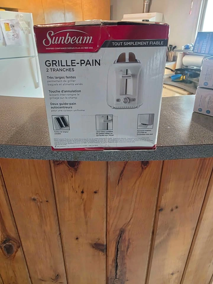 Toaster (New in Box) - photo 3