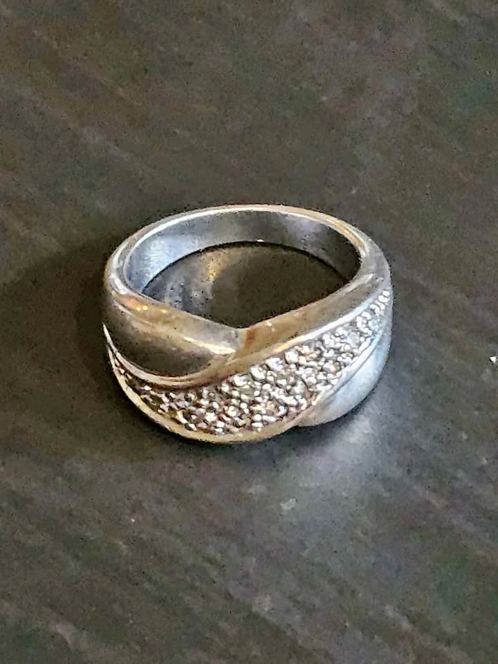 ✨ Silver-Tone Crystal Crossover Ring ✨