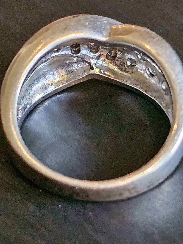 ✨ Silver-Tone Crystal Crossover Ring ✨ - photo 3