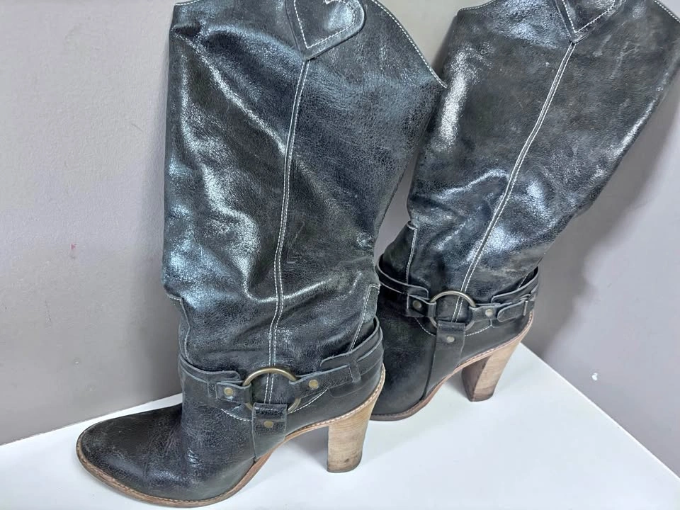 Ladies boots size 7